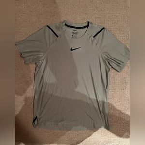 Men’s Nike shirt